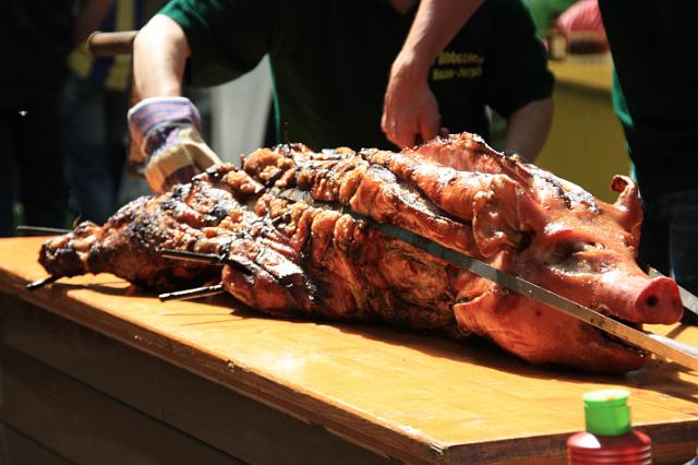 Schweineessen_0021.JPG